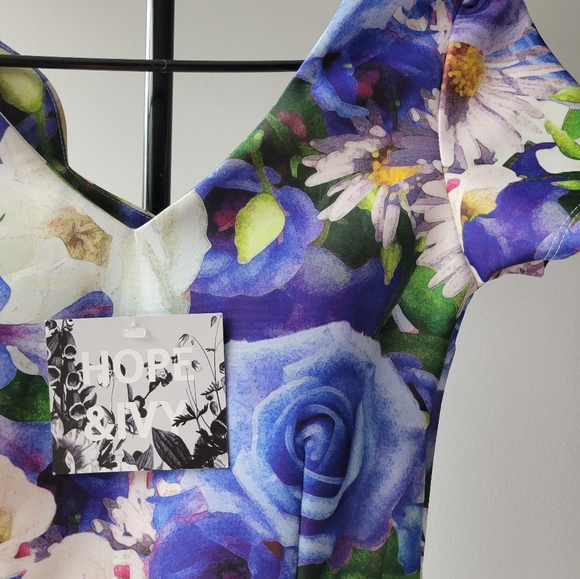 Hope & Ivy floral midi dress - Picture 2 of 5